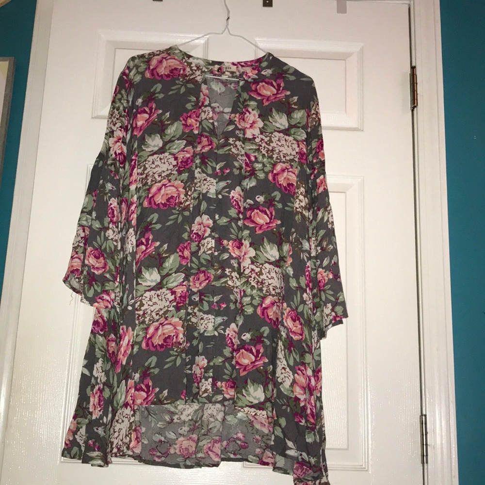 Beautiful oversized pink floral dress